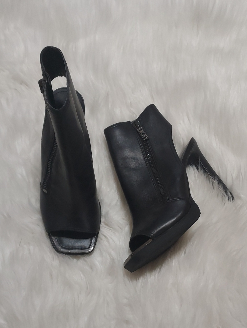DKNY Black Leather Platfor Open-Toe  Ankle Booties With Side Zip 10